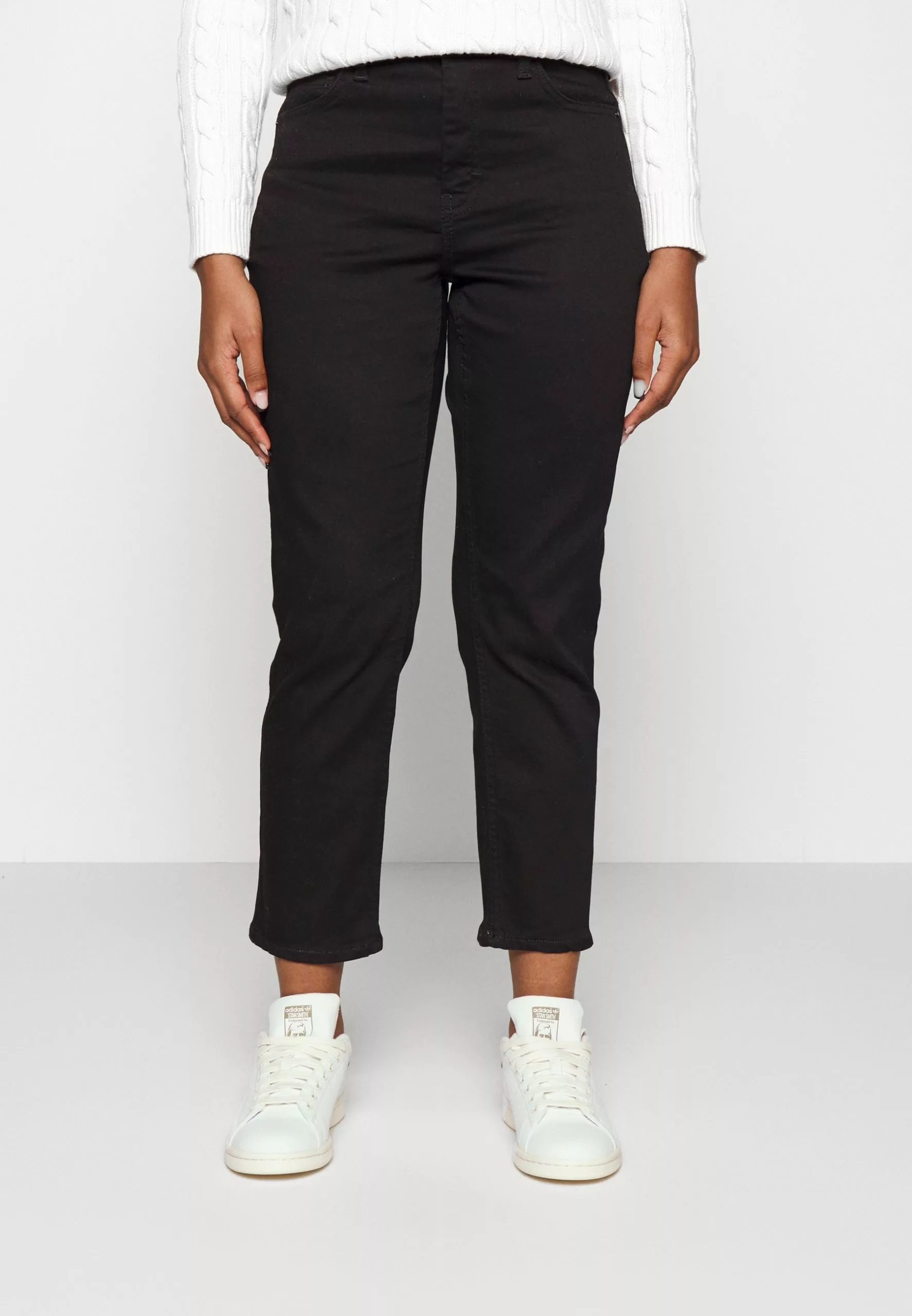 Jean Droit - Black 3 Jean Droit - Black