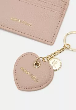 Anna Field Set - Étui Pour Cartes De Visite - Nude 10 Anna Field Set - Étui Pour Cartes De Visite - Nude -Anna Field Soldes b60ebf51b23e48998461c47b37650bc6